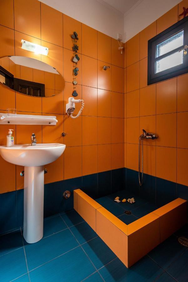 Tzivaeri Studios Zefiria Bagian luar foto
